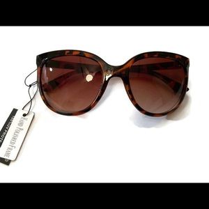 Oversized tortoise shell sunglasses